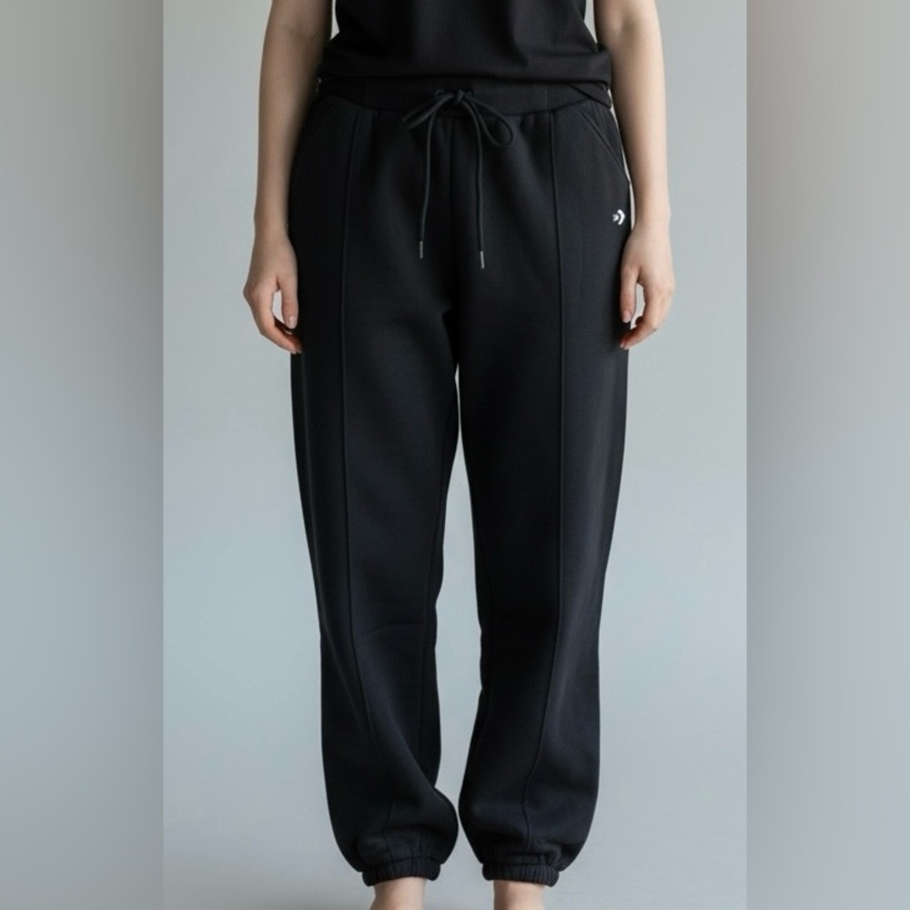 Converse women’s Fleece Jogger Sweatpants Black Drawstring size small‎ pockets